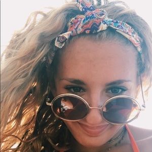 Meet your Posher, Chloe